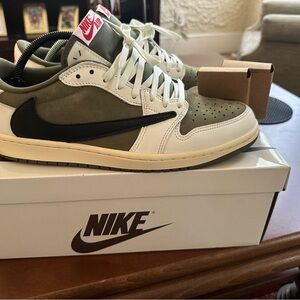 Air Jordan 1 Medium Olive Travis Scott